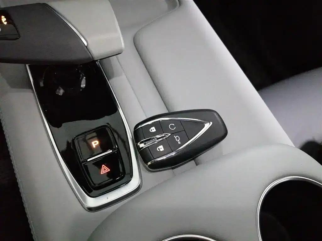 Changan UNI-Z 2025 1.5T Luxury Edition — миниатюра 17