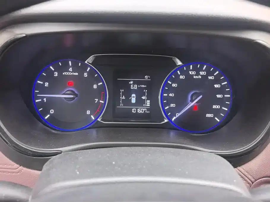 Lingxuan 2017 1.6L Manual Happiness Edition — миниатюра 14