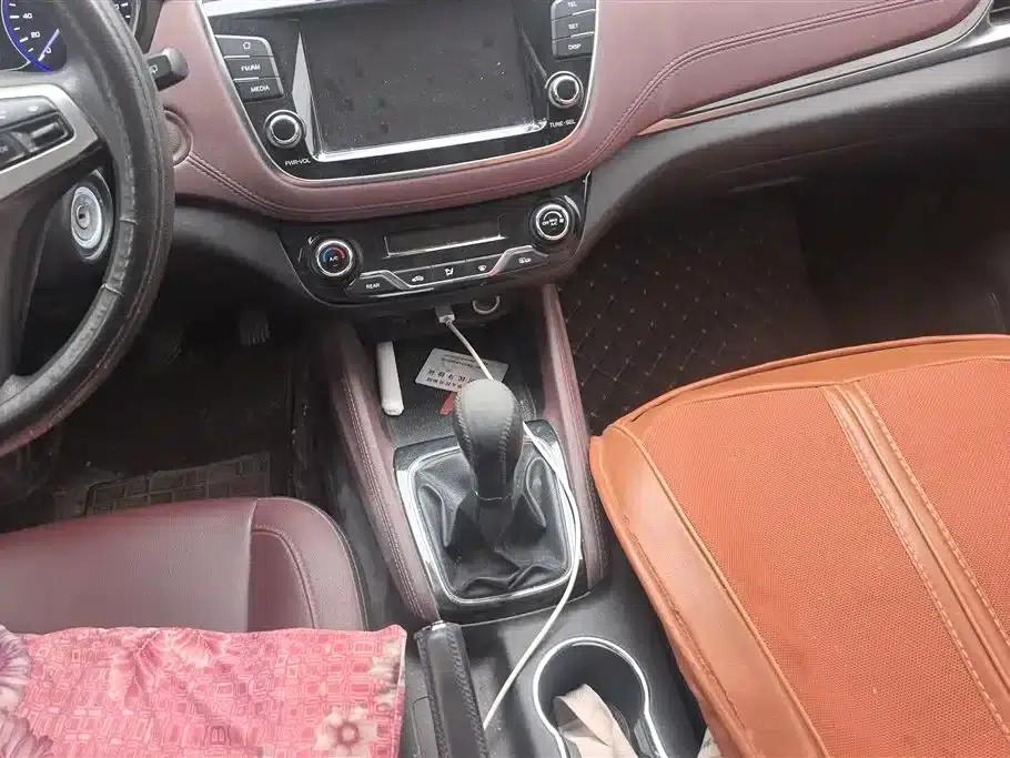 Lingxuan 2017 1.6L Manual Happiness Edition — миниатюра 16