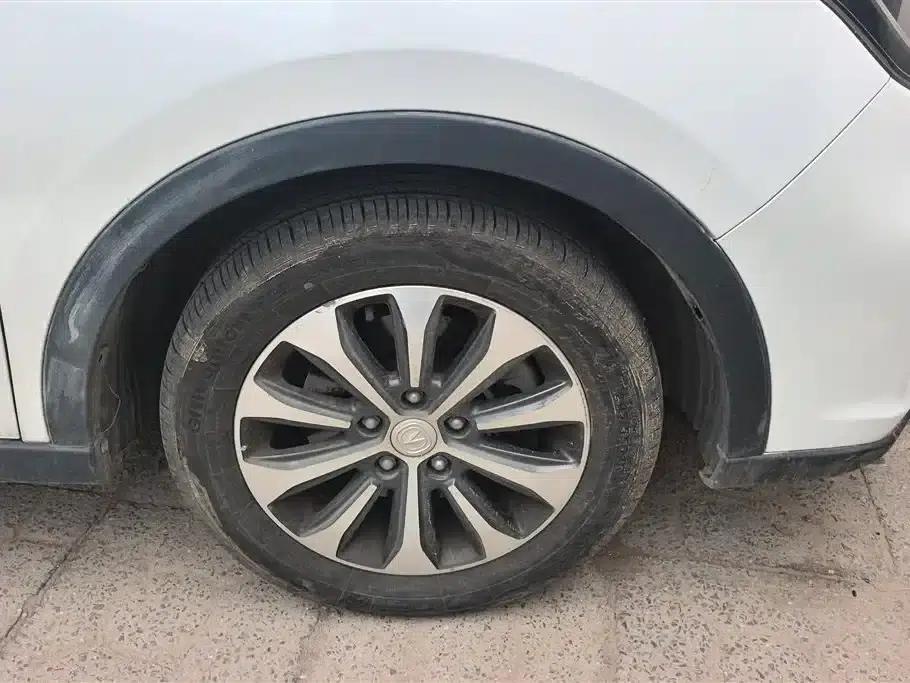 Lingxuan 2017 1.6L Manual Happiness Edition — миниатюра 6