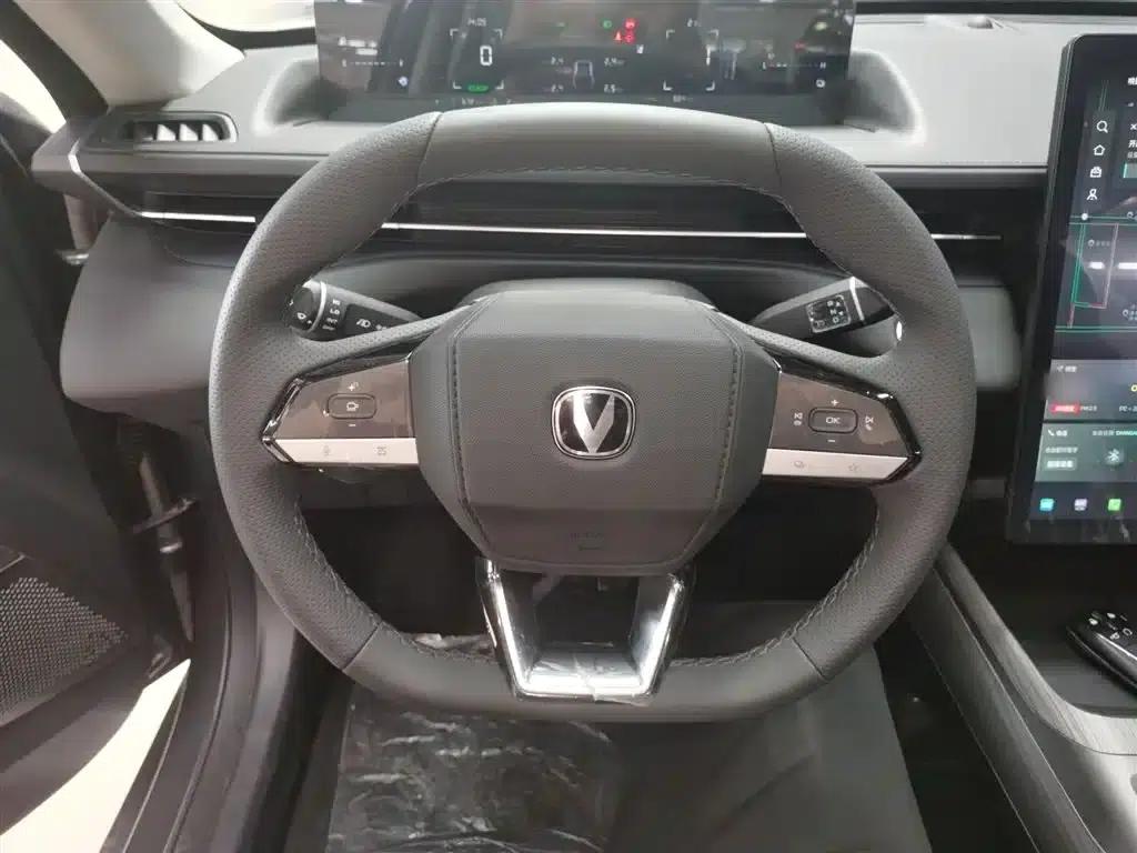 Changan Eado PHEV 2025 Smart Blue Whale 145KM Battleship Edition — миниатюра 11