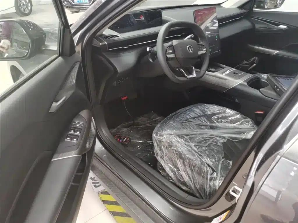 Changan Eado PHEV 2025 Smart Blue Whale 145KM Battleship Edition — миниатюра 16