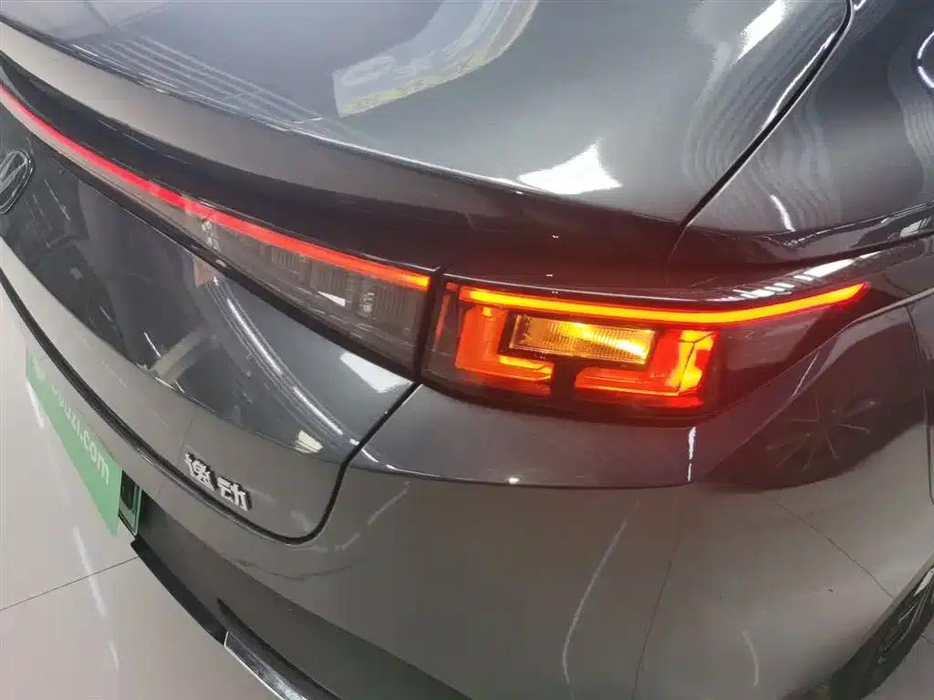 Changan Eado PHEV 2025 Smart Blue Whale 145KM Battleship Edition — миниатюра 8