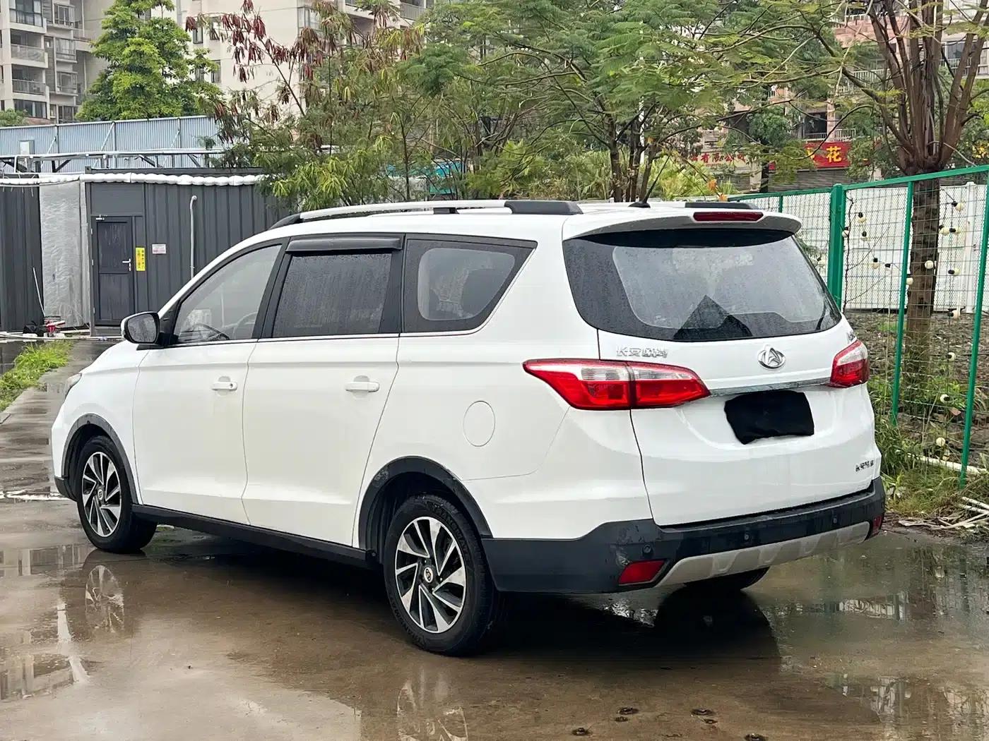 Changan Oushang A800 2017 1.6L Manual Comfort Model — миниатюра 4