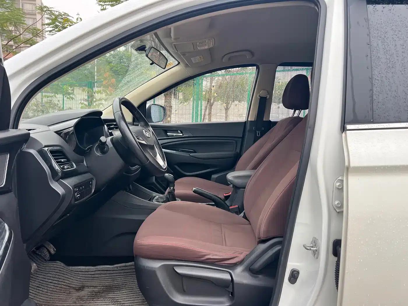 Changan Oushang A800 2017 1.6L Manual Comfort Model — миниатюра 5