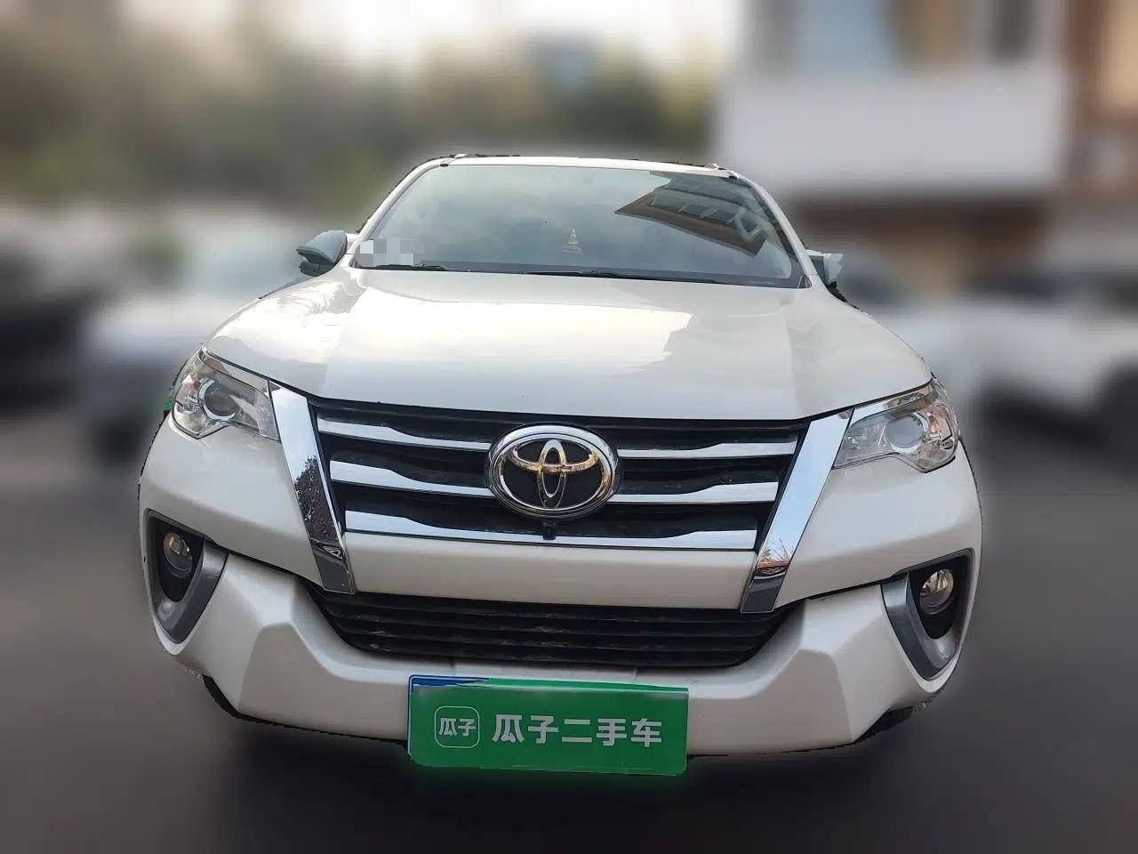 Toyota Fortuner  — миниатюра 2