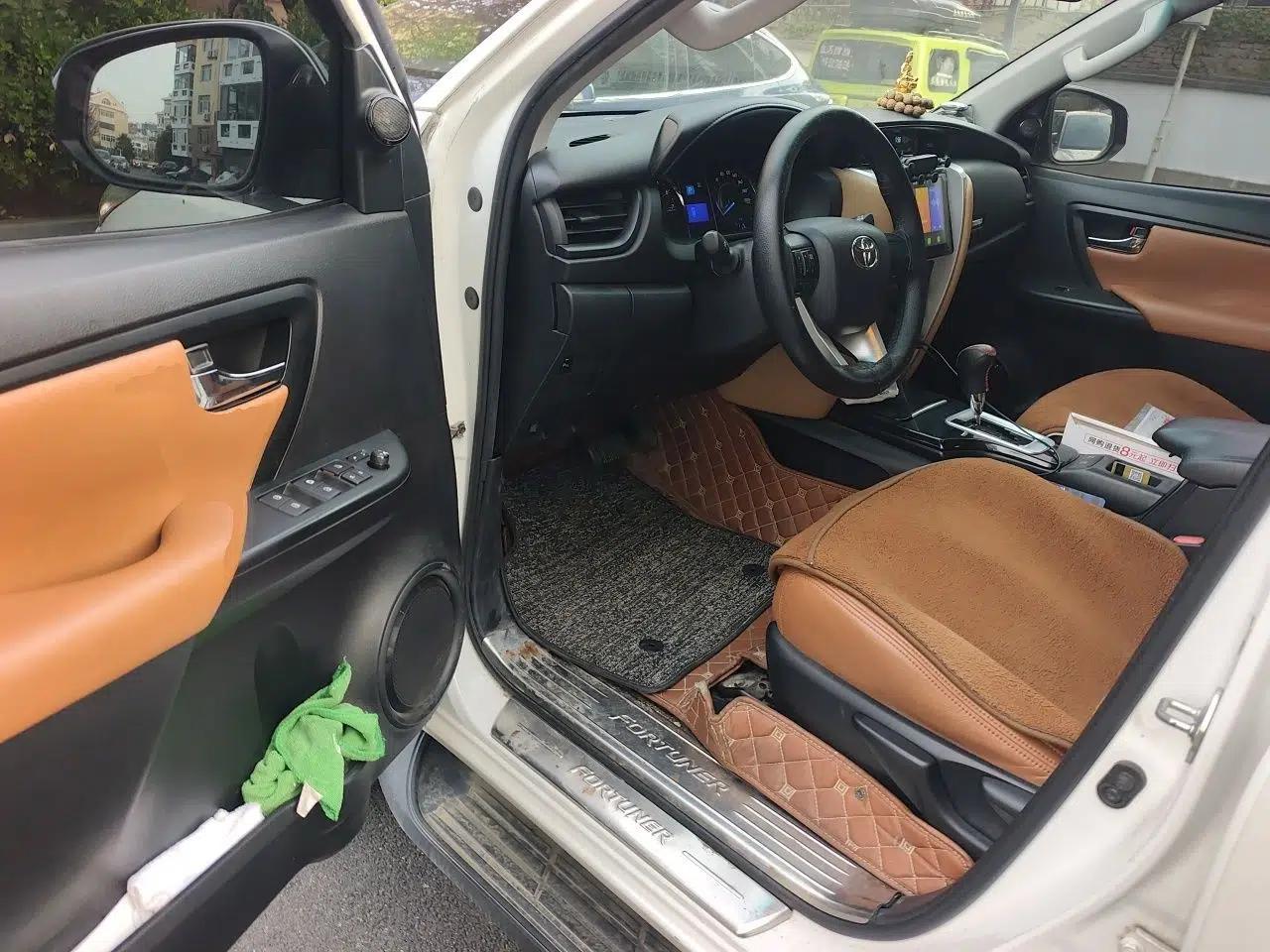 Toyota Fortuner  — миниатюра 17