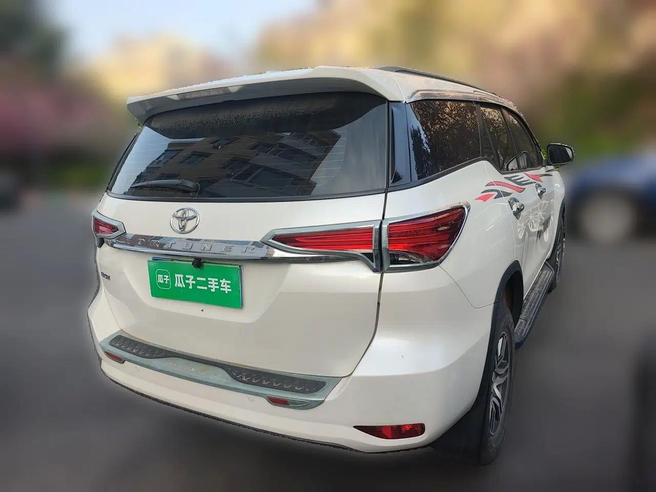 Toyota Fortuner  — миниатюра 6