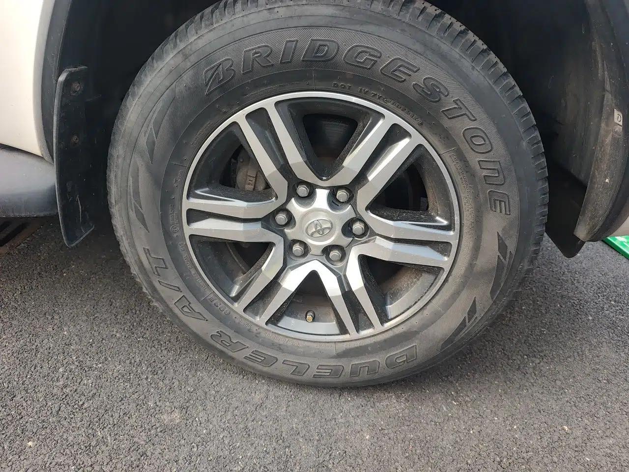 Toyota Fortuner  — миниатюра 8
