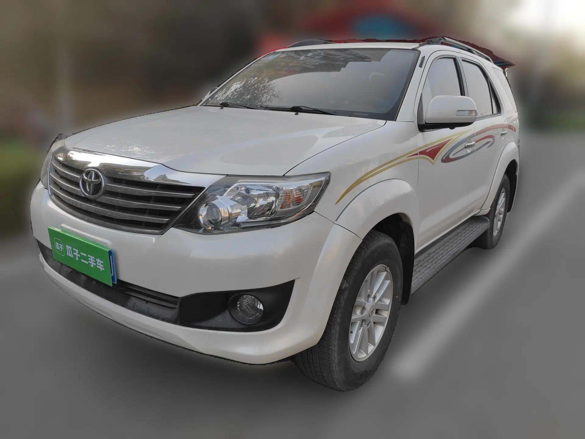 Toyota Fortuner  — миниатюра 1