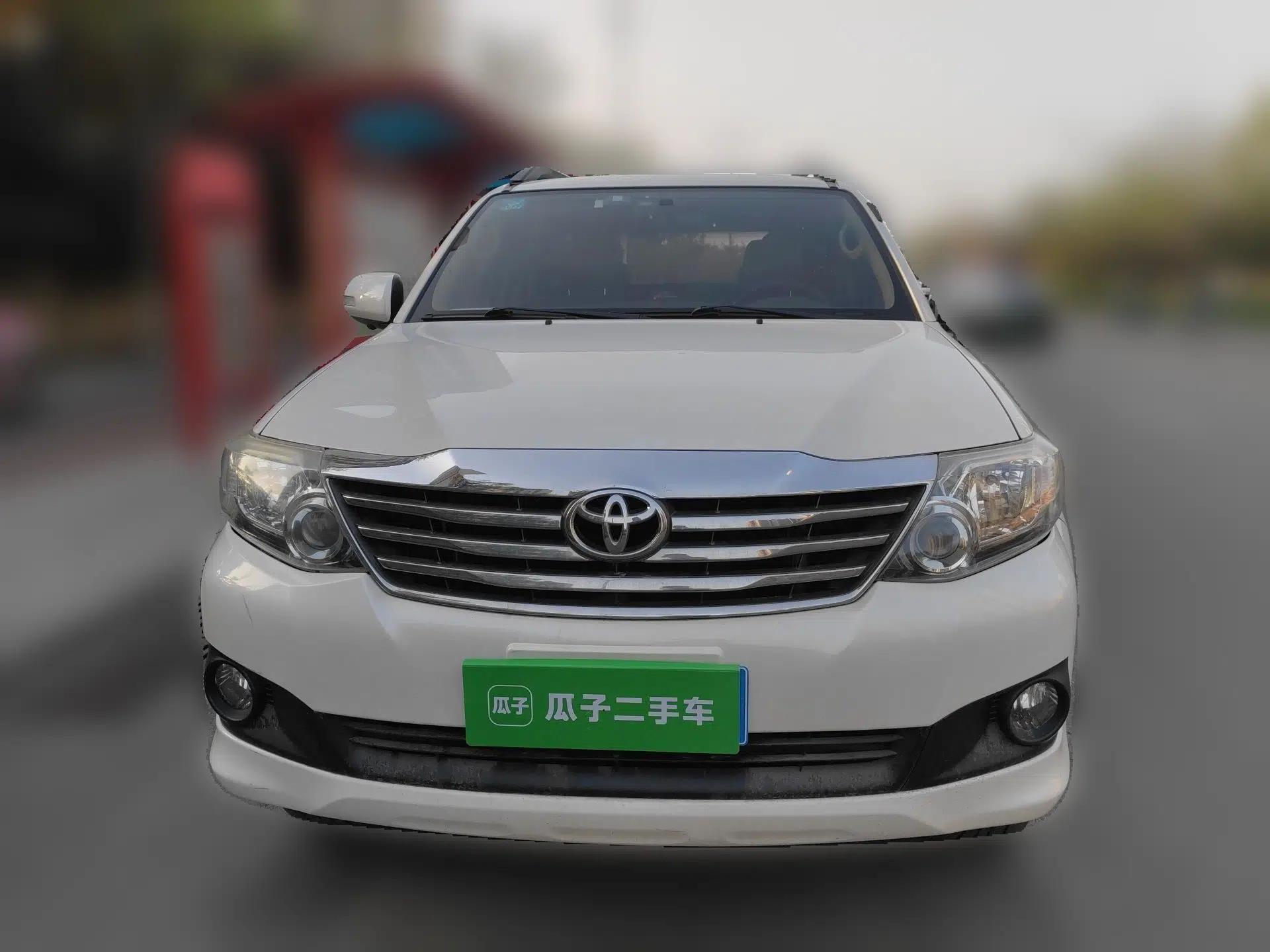 Toyota Fortuner  — миниатюра 2