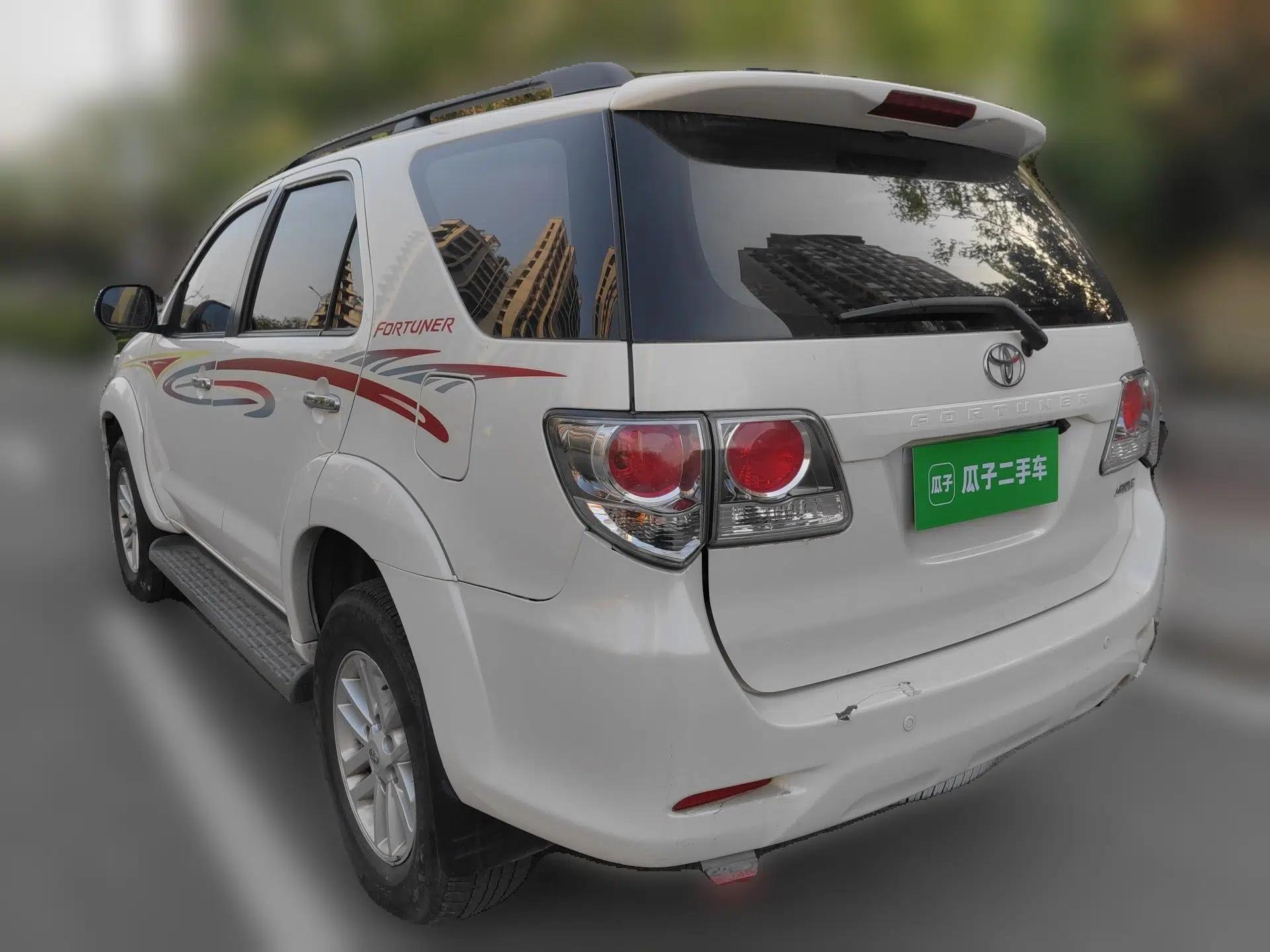 Toyota Fortuner  — миниатюра 4