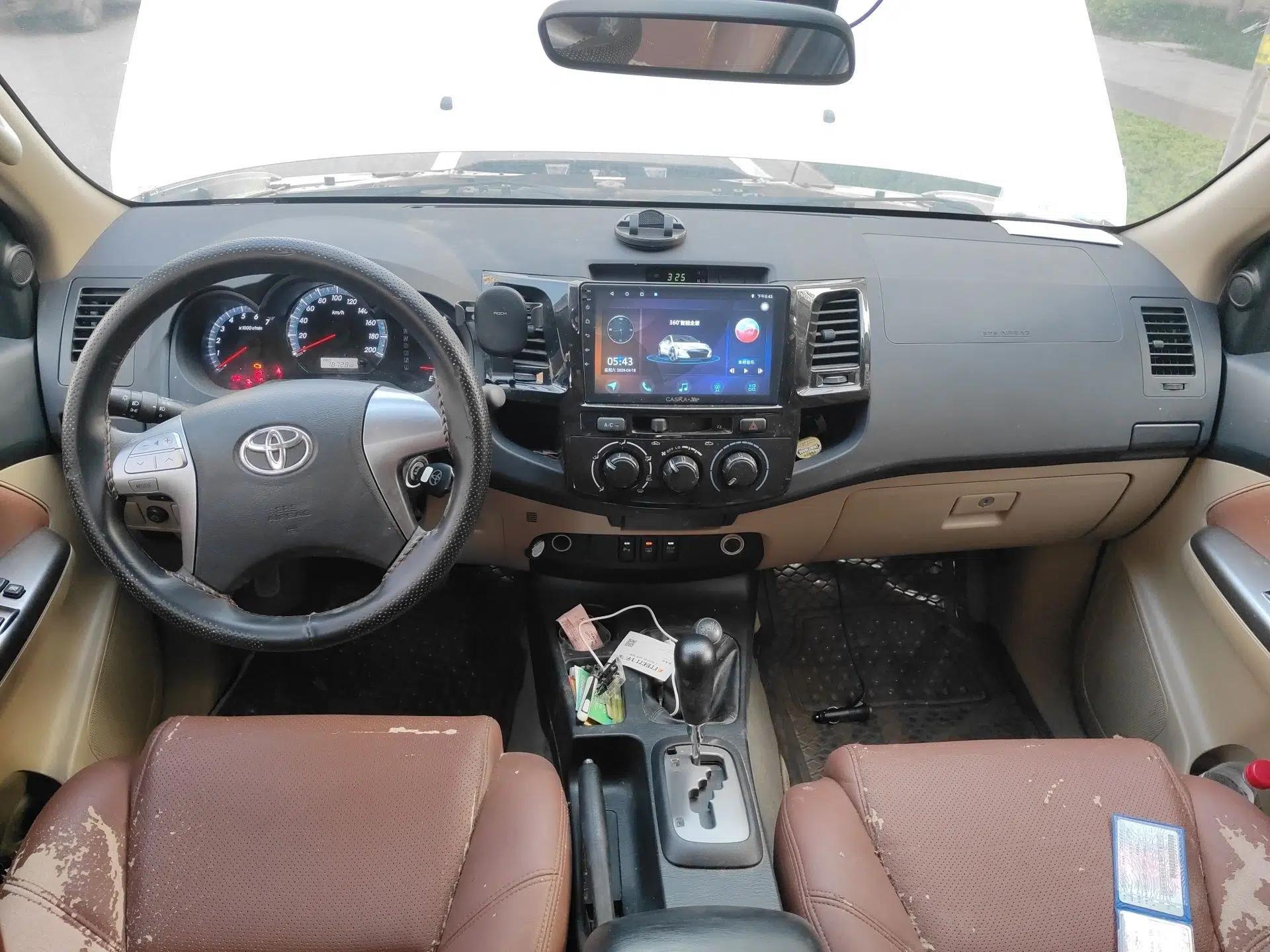 Toyota Fortuner  — миниатюра 10
