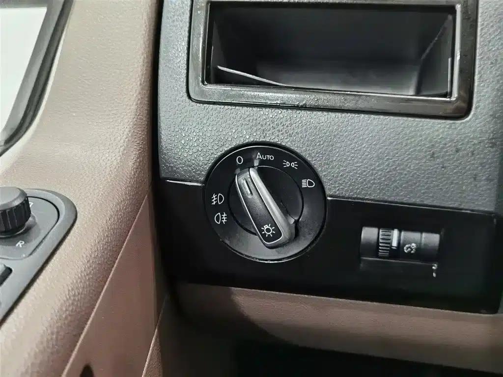 Caravelle 2015 2.0TSI 4WD Comfort Edition — миниатюра 21