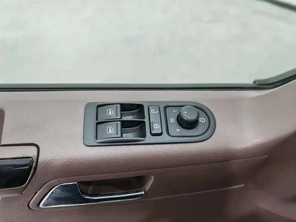 Caravelle 2015 2.0TSI 4WD Comfort Edition — миниатюра 9