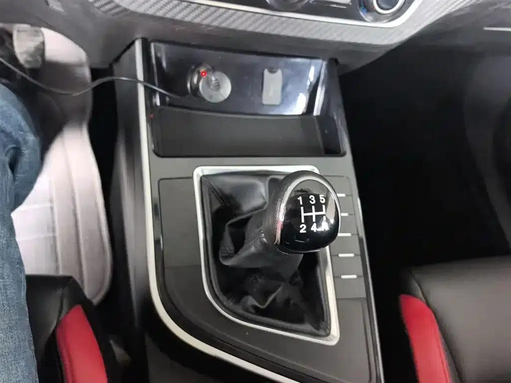 Fengxing T5 2021 1.6L Manual Comfort Model — миниатюра 6