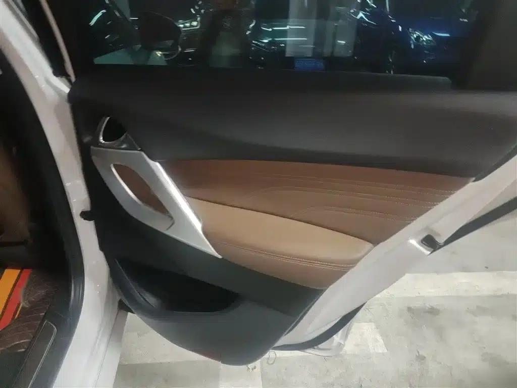 DS 5 2015 1.8T Premium Edition THP200 — миниатюра 16