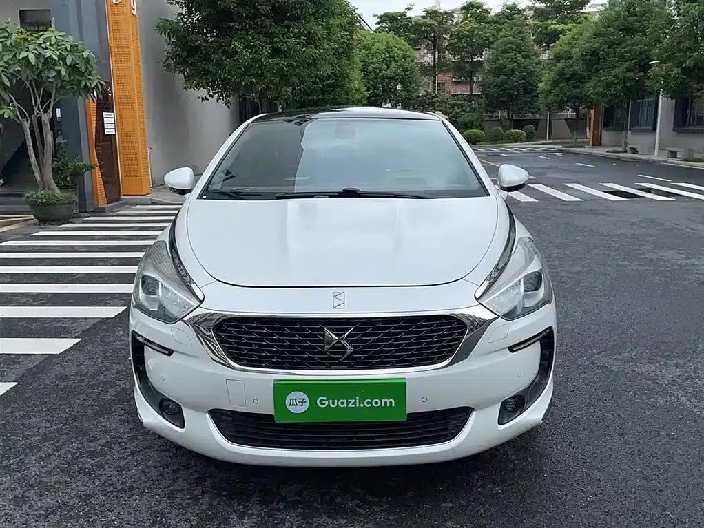 DS 5 2015 1.8T Premium Edition THP200 — миниатюра 23