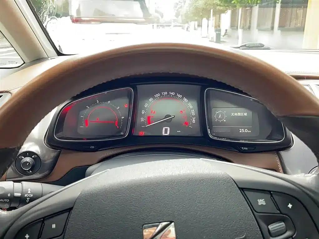 DS 5 2015 1.8T Premium Edition THP200 — миниатюра 4