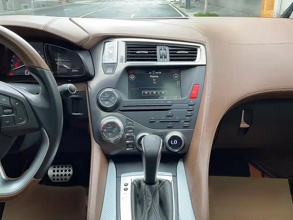 DS 5 2015 1.8T Premium Edition THP200 — миниатюра 5