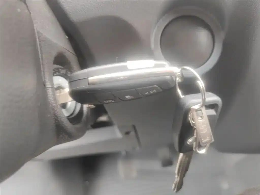 Yufeng EM27 2024 Model EM27L EVE Energy 41.86kWh — миниатюра 9