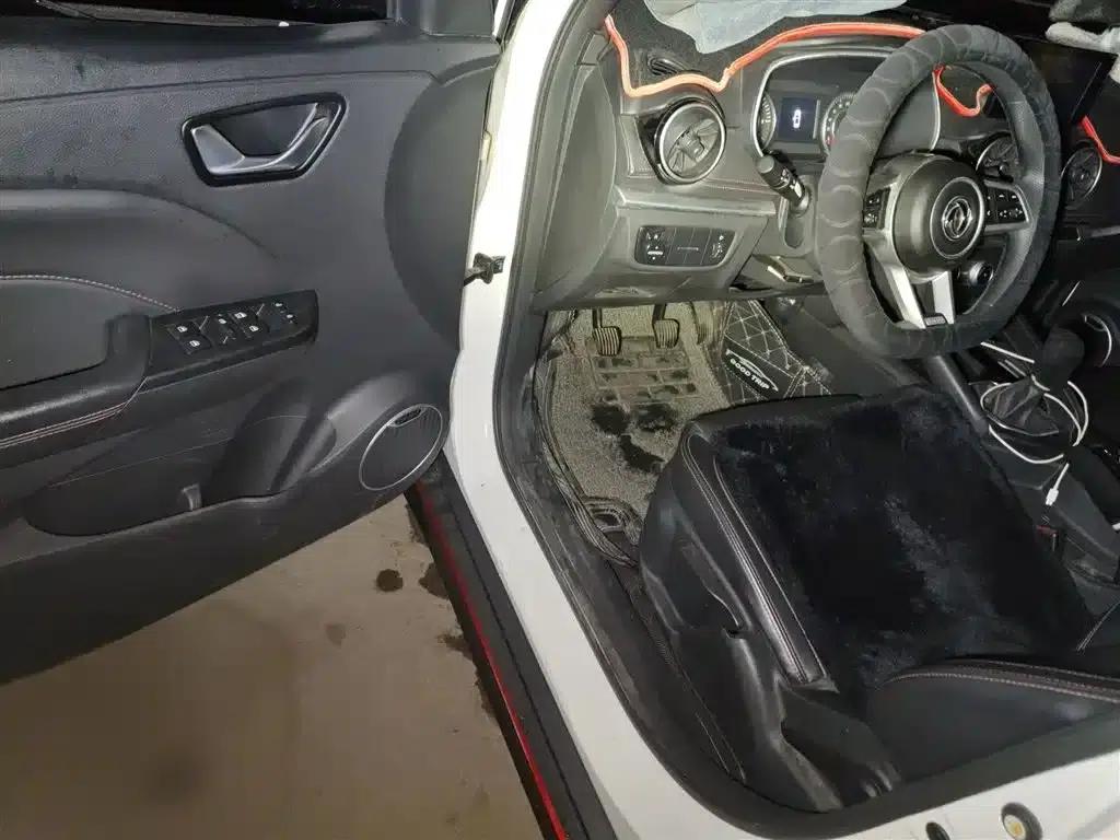 Fengguang 500 2022 Model 1.5L Manual Enjoyment Edition — миниатюра 14