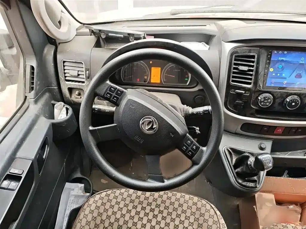 Yufeng 2021 2.3T Power King Rear-Wheel Drive Logistics Van, Long Wheelbase, High Roof, Dual Rear Tires, 6-9 Seats, National VI Emission Standard M9T — миниатюра 3
