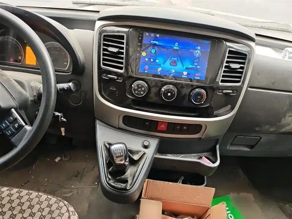 Yufeng 2021 2.3T Power King Rear-Wheel Drive Logistics Van, Long Wheelbase, High Roof, Dual Rear Tires, 6-9 Seats, National VI Emission Standard M9T — миниатюра 6