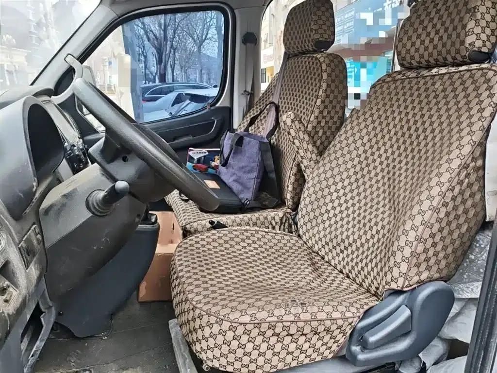 Yufeng 2021 2.3T Power King Rear-Wheel Drive Logistics Van, Long Wheelbase, High Roof, Dual Rear Tires, 6-9 Seats, National VI Emission Standard M9T — миниатюра 8