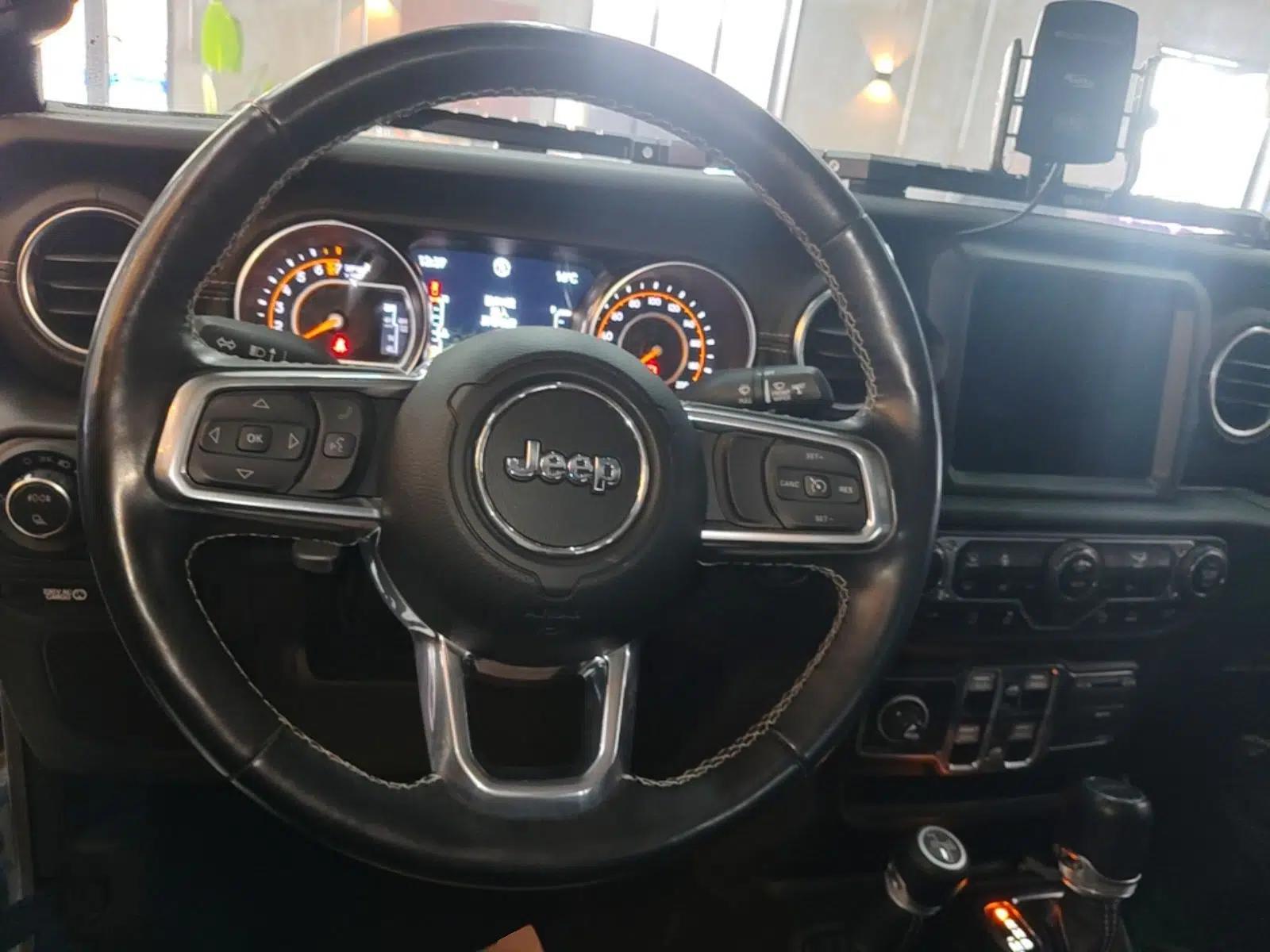 Jeep Gladiator 2022 3.6L Pioneer Edition — миниатюра 14
