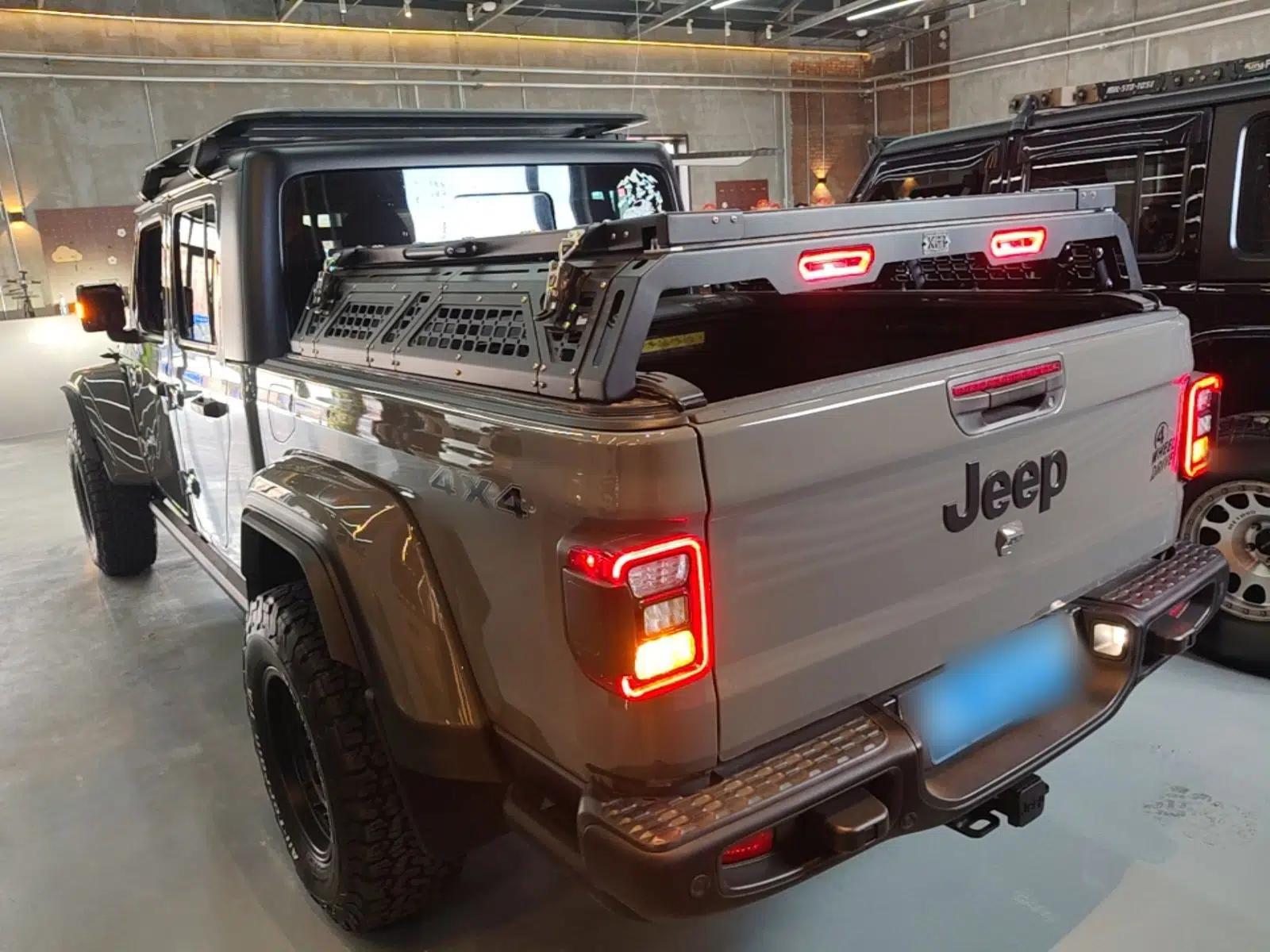 Jeep Gladiator 2022 3.6L Pioneer Edition — миниатюра 4