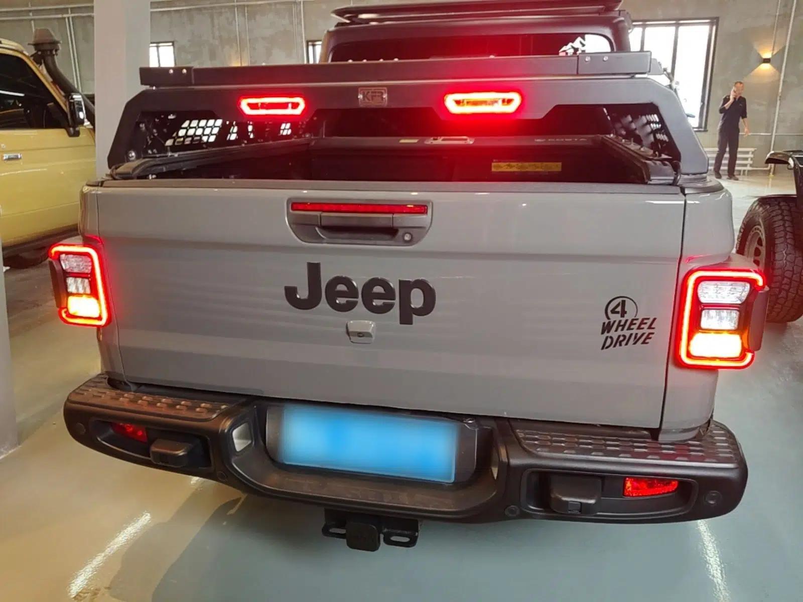 Jeep Gladiator 2022 3.6L Pioneer Edition — миниатюра 5