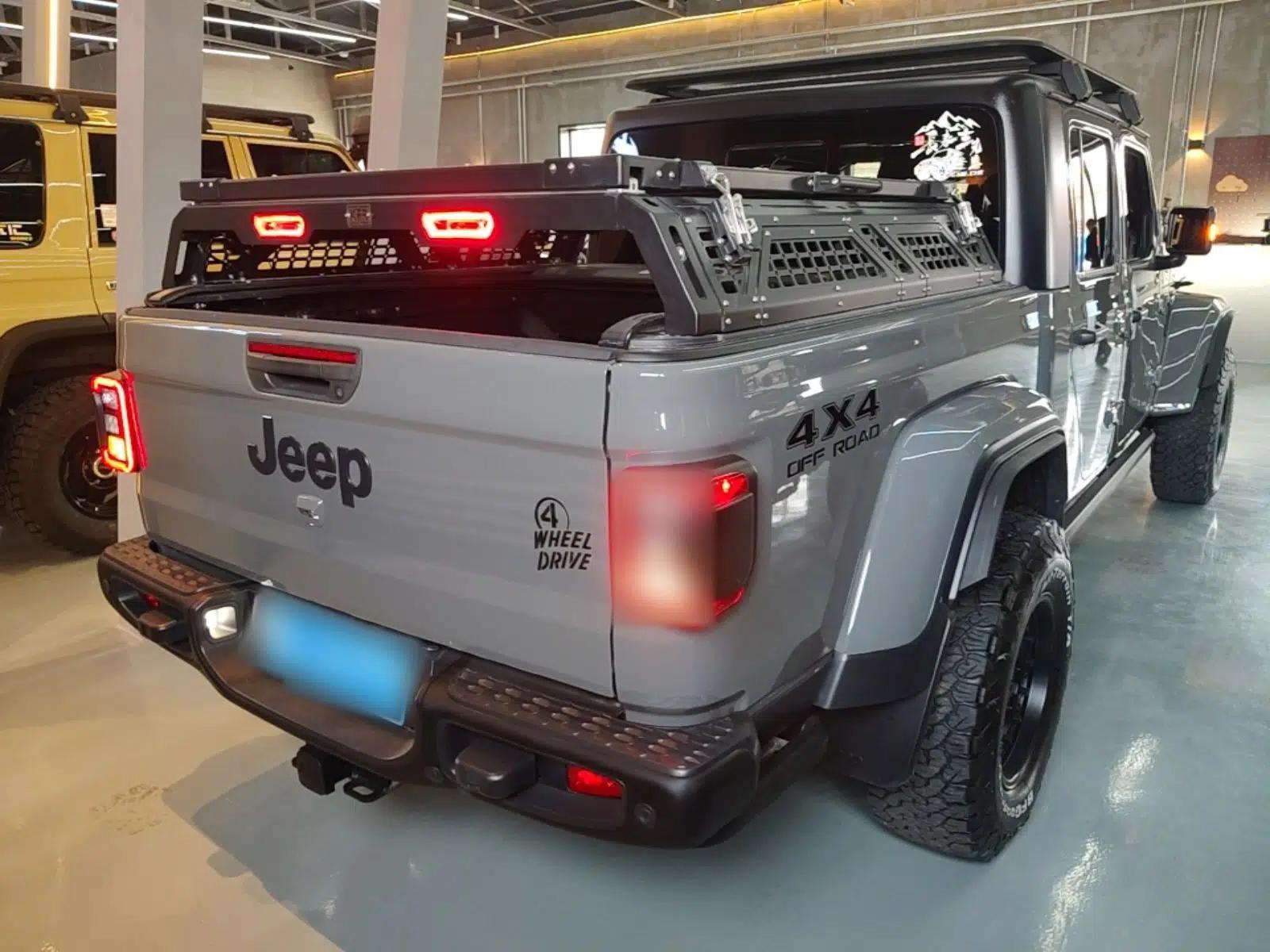 Jeep Gladiator 2022 3.6L Pioneer Edition — миниатюра 6