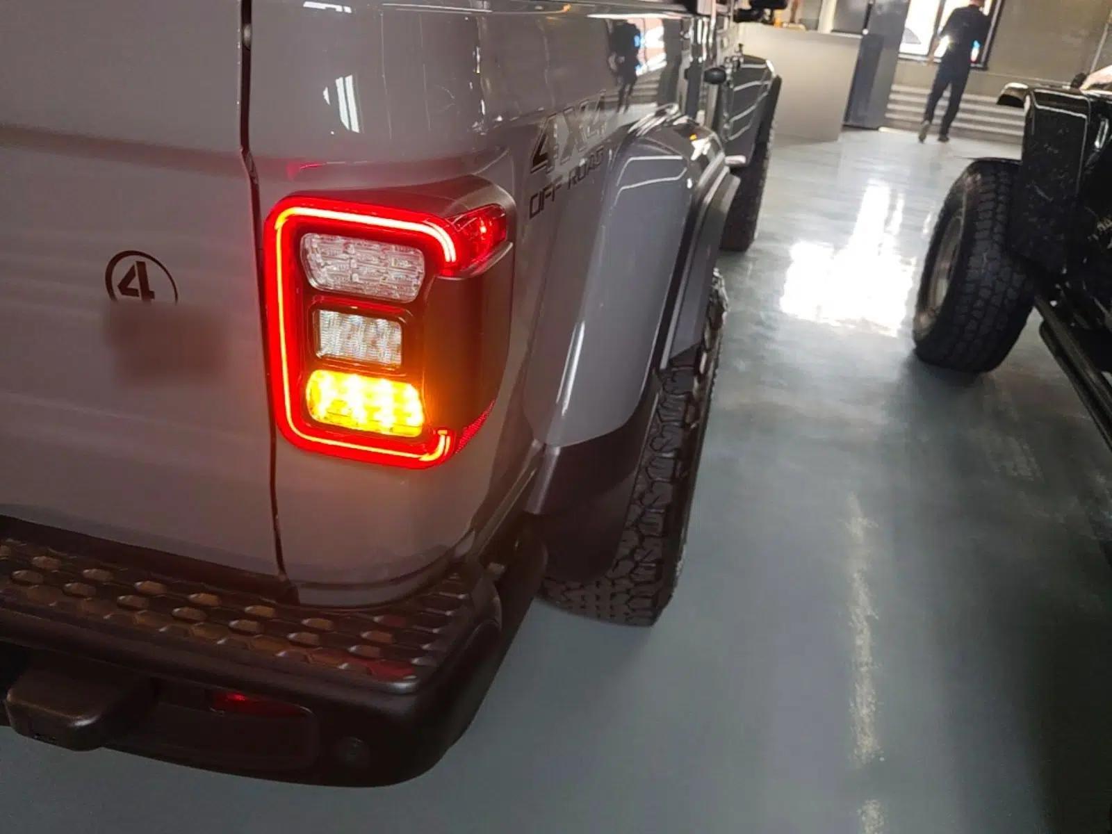 Jeep Gladiator 2022 3.6L Pioneer Edition — миниатюра 7