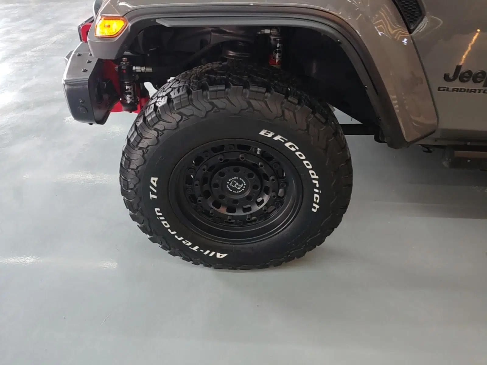 Jeep Gladiator 2022 3.6L Pioneer Edition — миниатюра 8