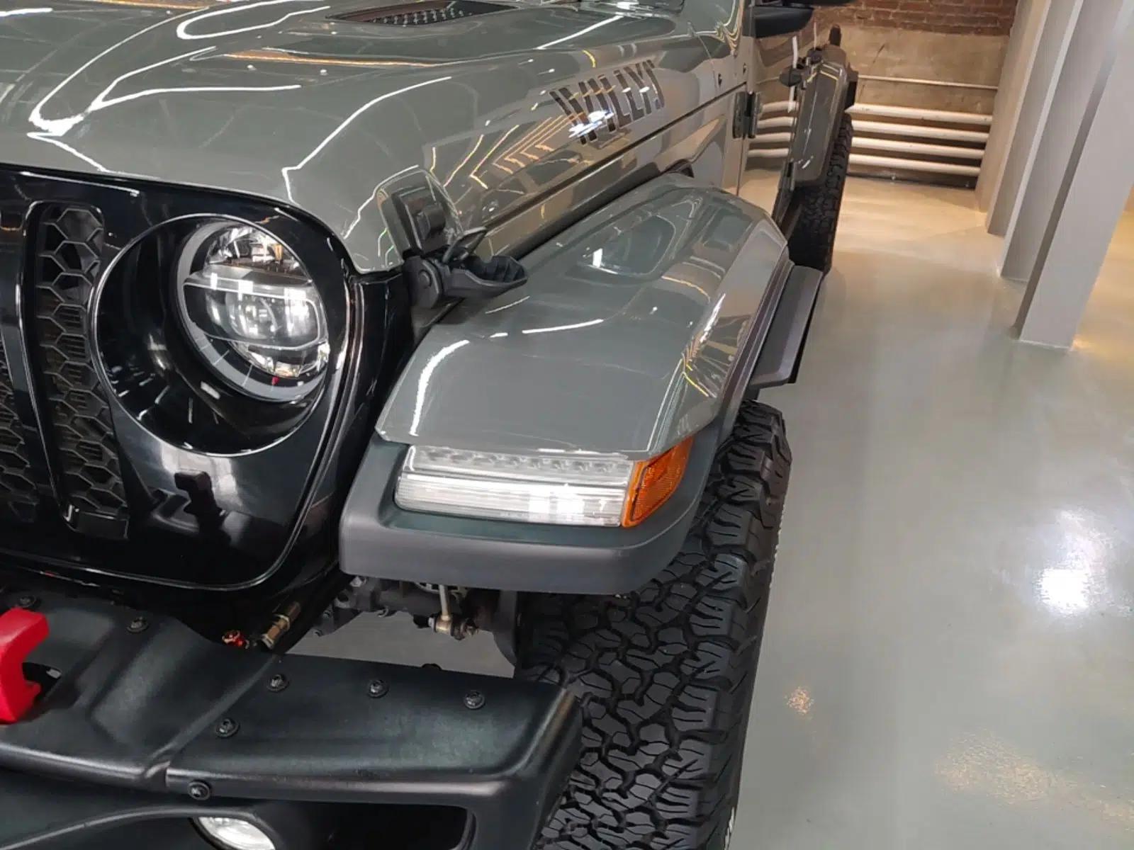 Jeep Gladiator 2022 3.6L Pioneer Edition — миниатюра 9