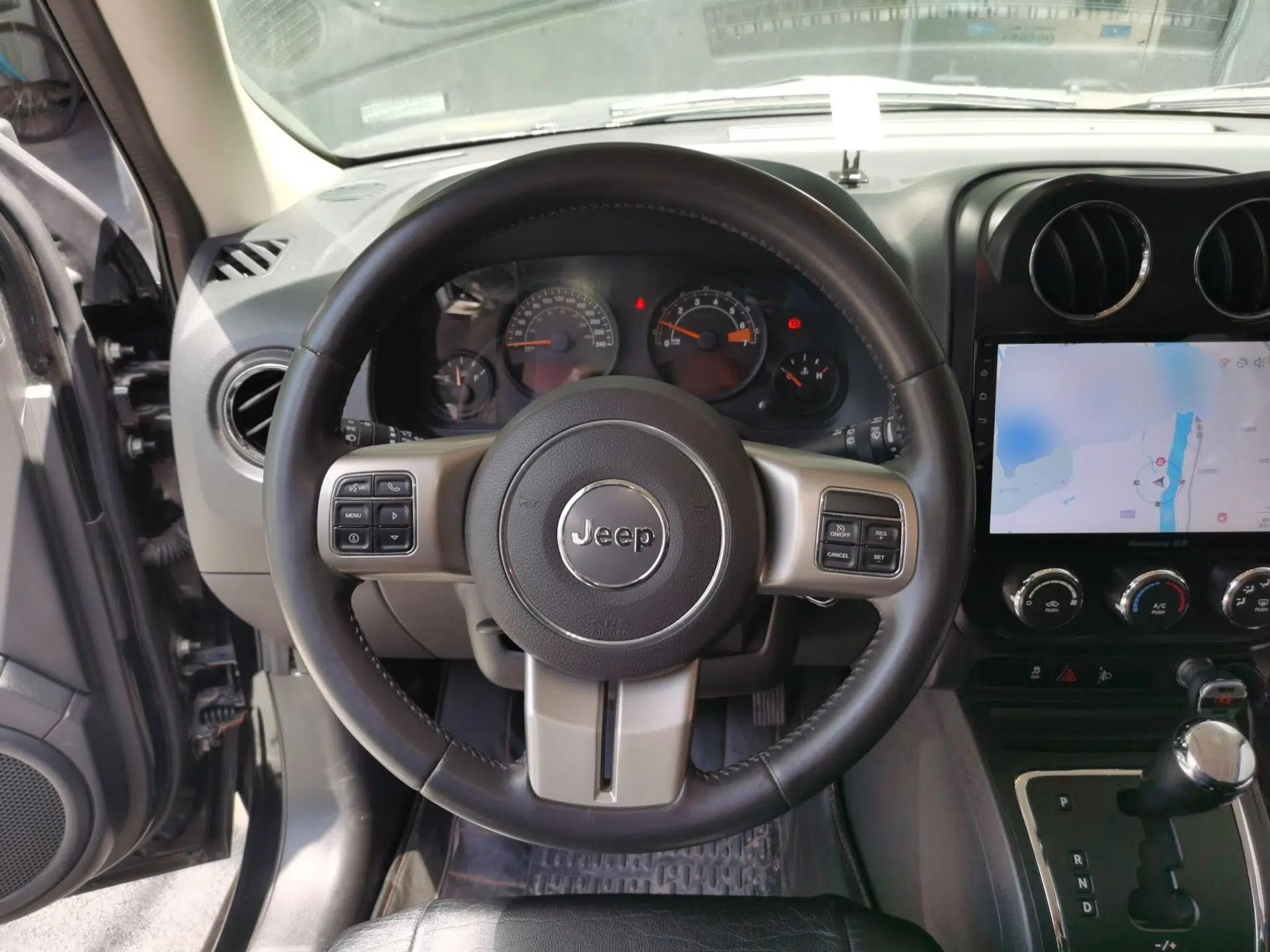 Jeep Patriot 2014 2.0L Sport Enhanced Edition — миниатюра 11