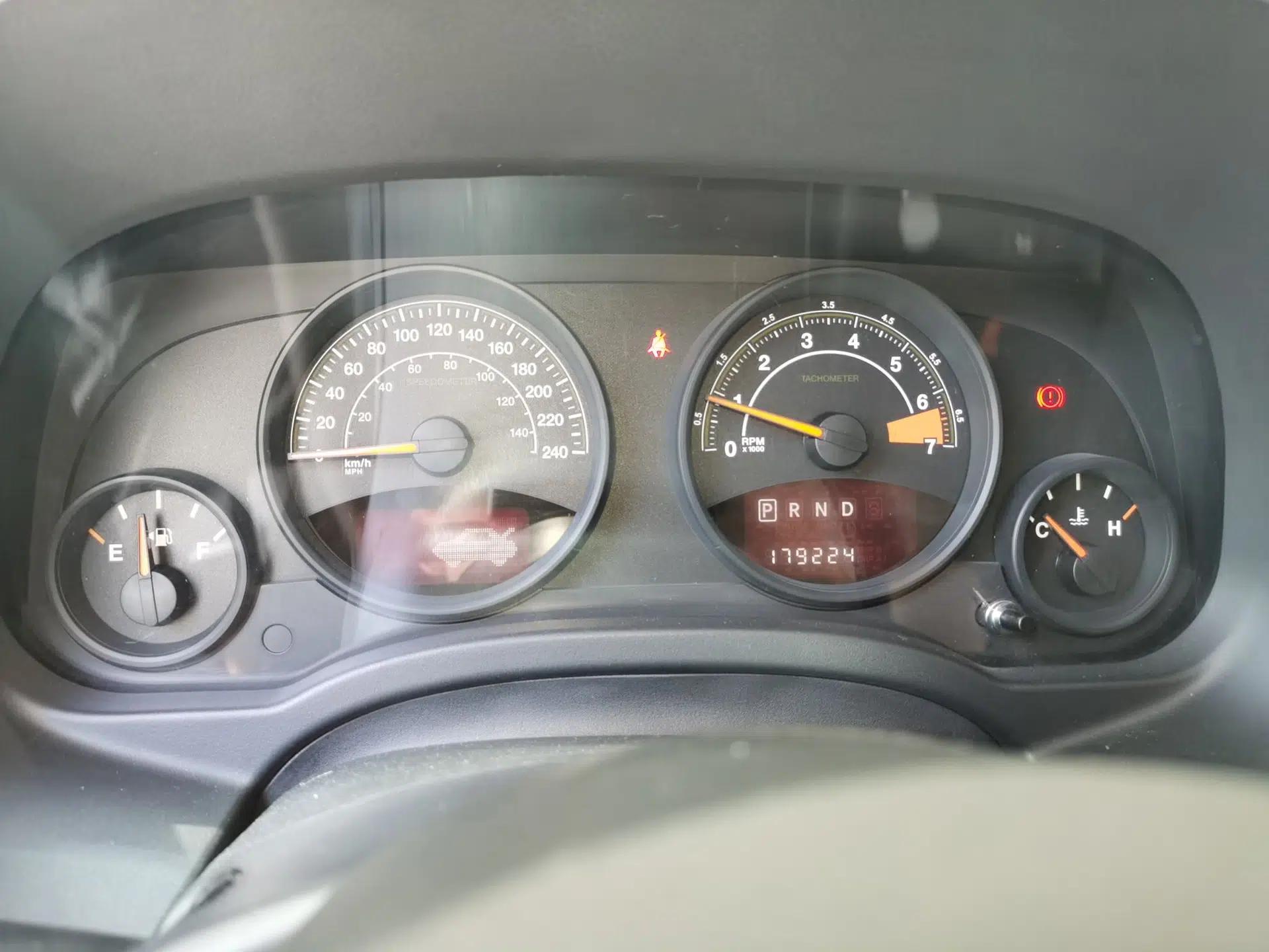 Jeep Patriot 2014 2.0L Sport Enhanced Edition — миниатюра 12