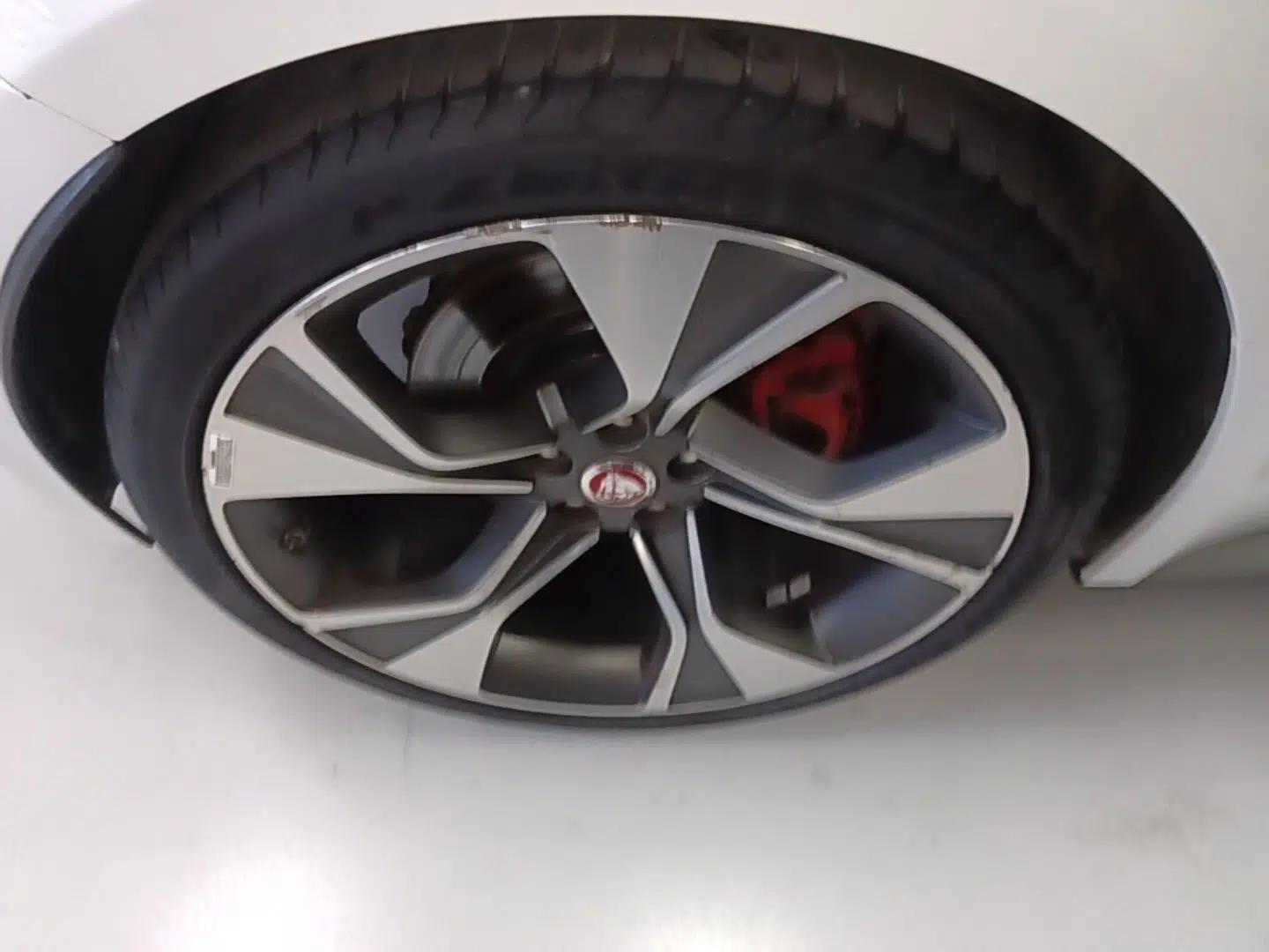Jaguar F-TYPE 2021 P300 Rear-Drive First Edition Hardtop Version — миниатюра 10
