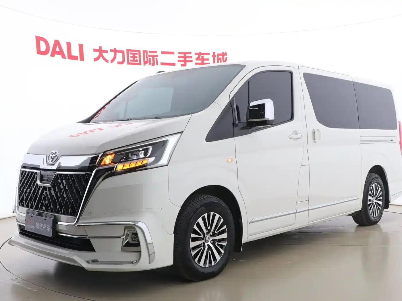 2023 HIACE 3.5L Automatic — миниатюра 1
