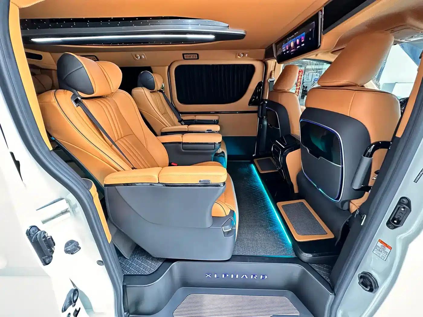 2023 HIACE 3.5L Automatic — миниатюра 13