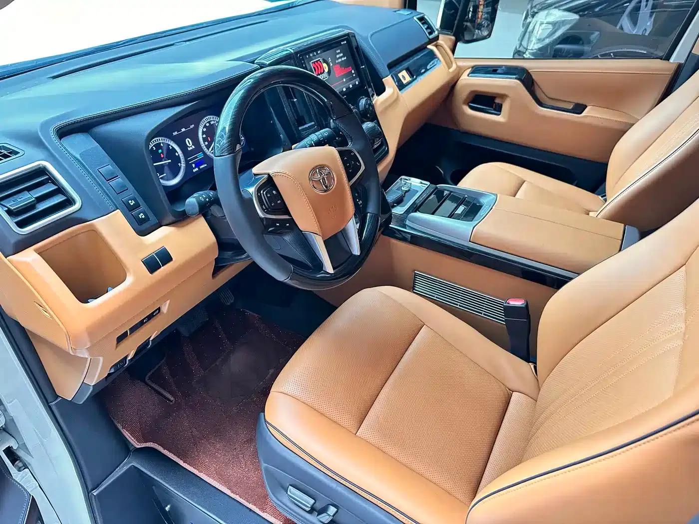 2023 HIACE 3.5L Automatic — миниатюра 4