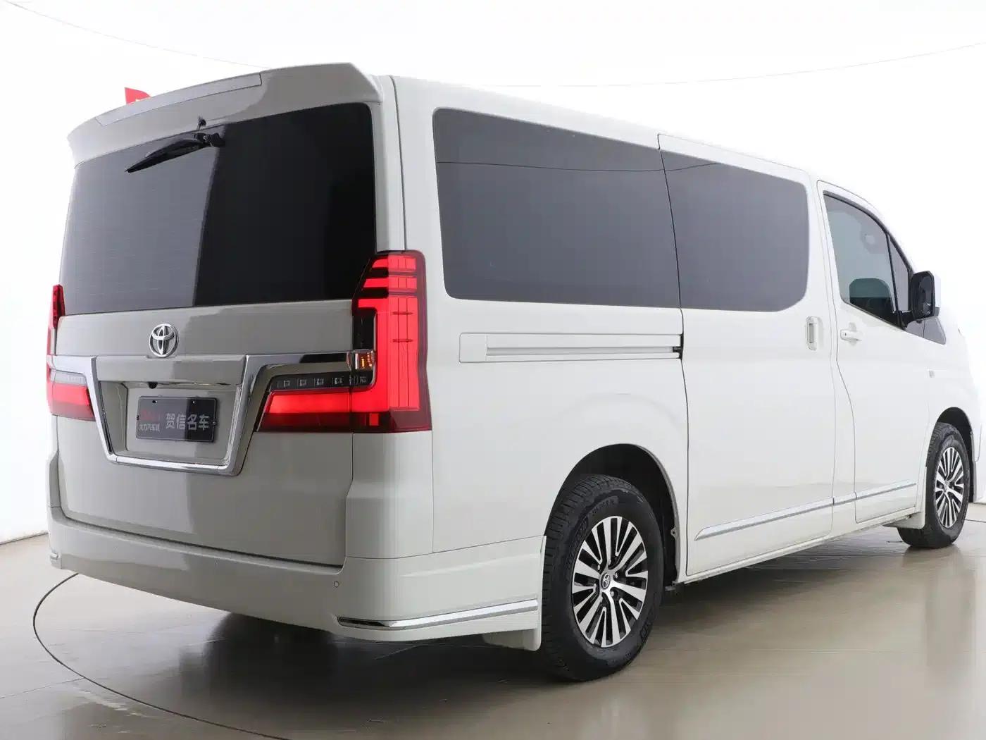2023 HIACE 3.5L Automatic — миниатюра 31