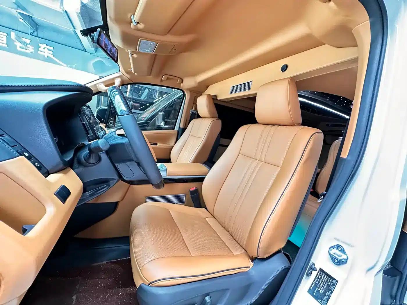 2023 HIACE 3.5L Automatic — миниатюра 6