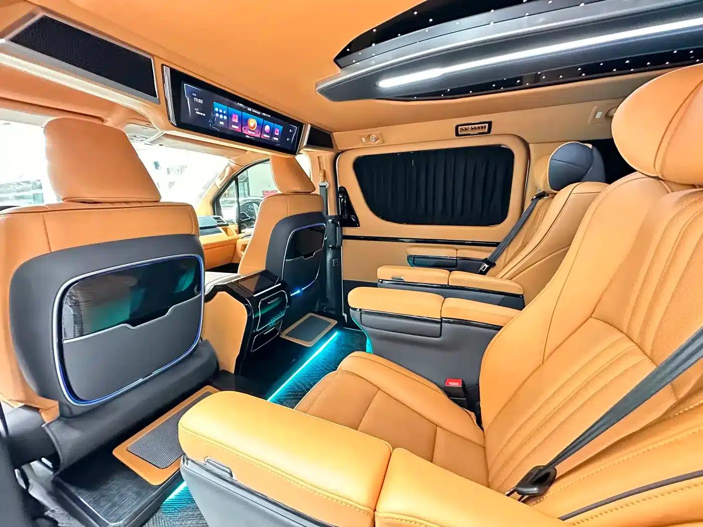 2023 HIACE 3.5L Automatic — миниатюра 7