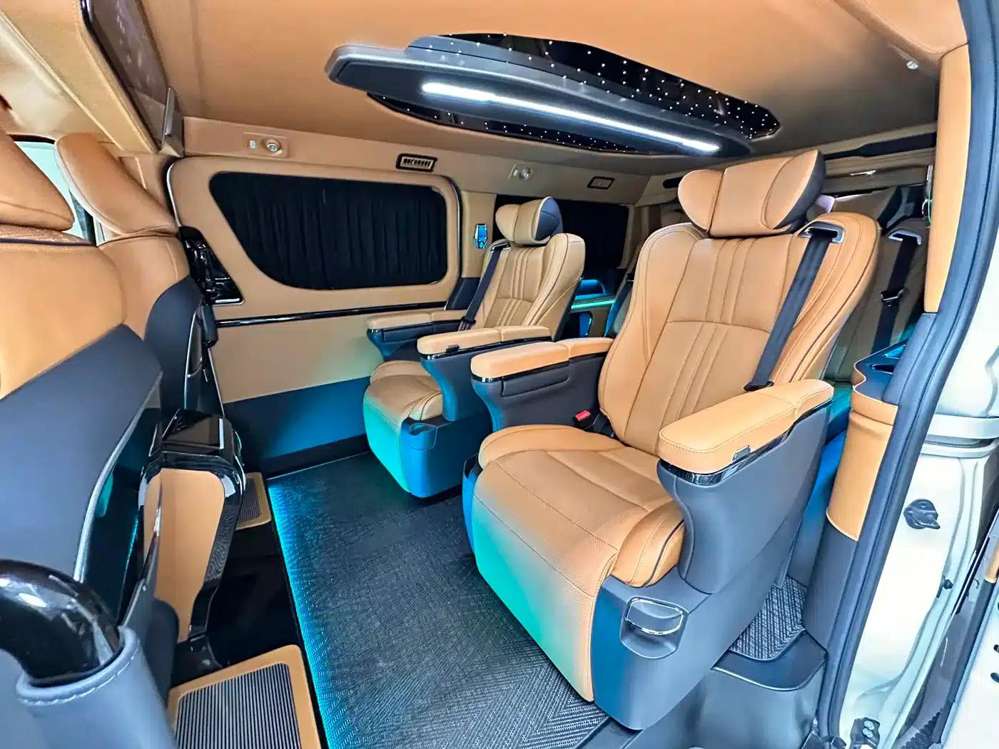 2023 HIACE 3.5L Automatic — миниатюра 8