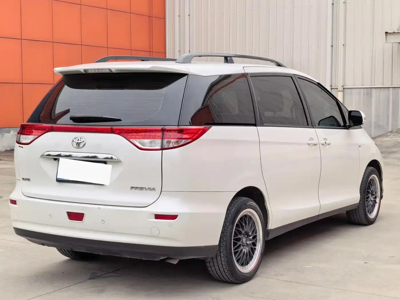 2018 Toyota Previa 2.4L Automatic — миниатюра 12