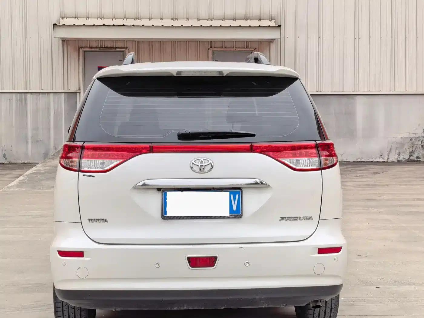 2018 Toyota Previa 2.4L Automatic — миниатюра 5