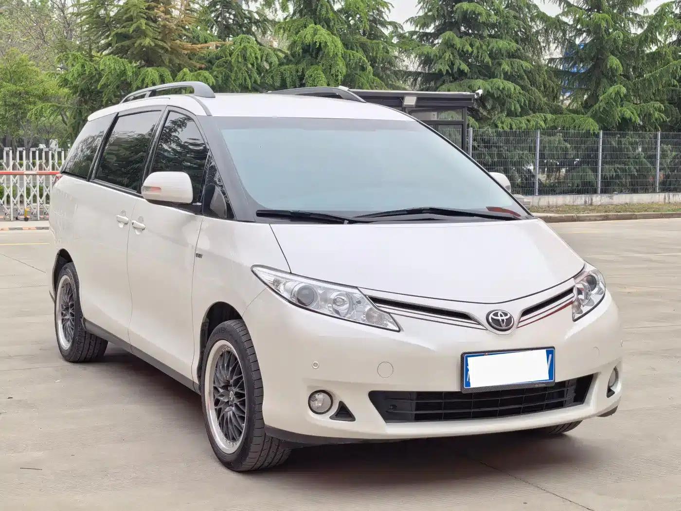 2018 Toyota Previa 2.4L Automatic — миниатюра 10