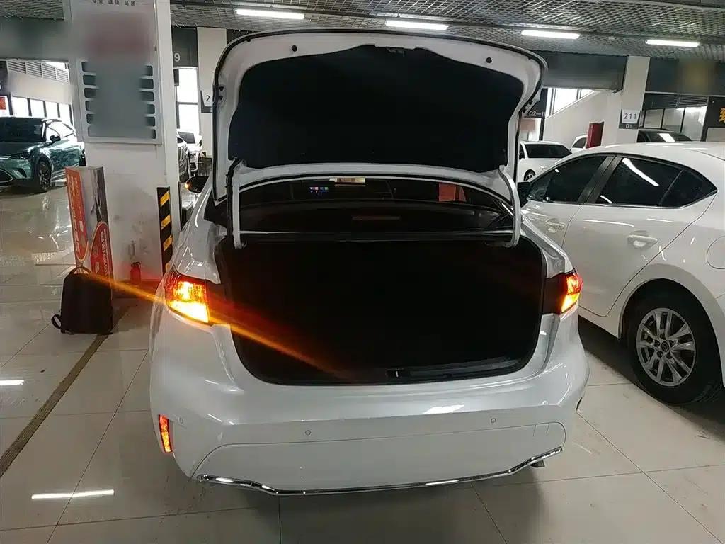 2023 Geely Lingshang 2.0L Luxury Edition — миниатюра 15